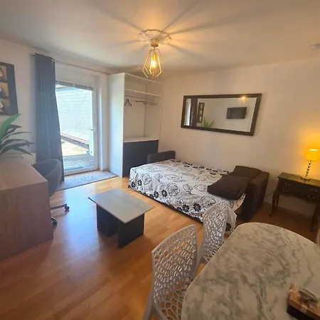De Luxe Central, Avec Jacuzzi *